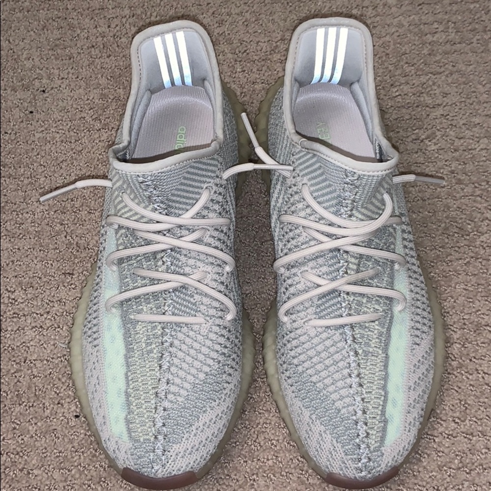 Yeezy 350 v2 citrin